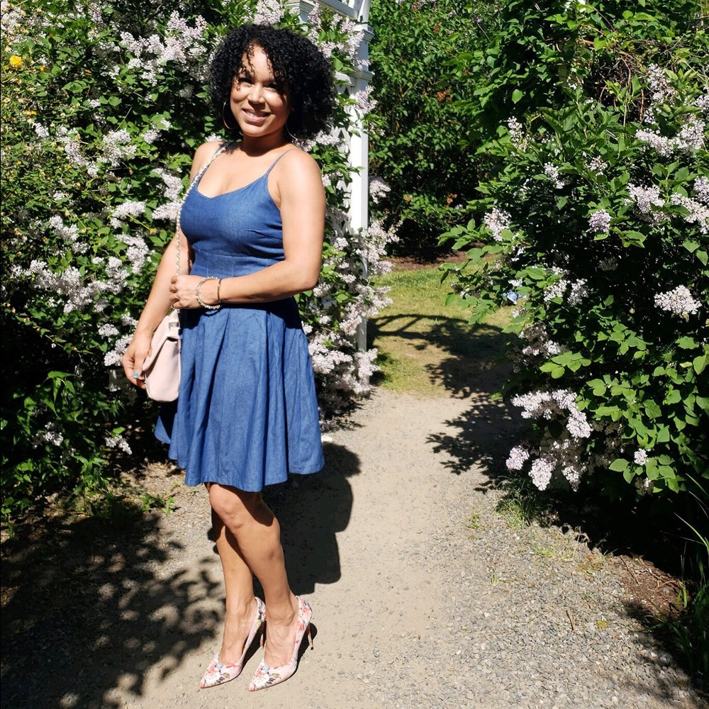 Blue denim mini dress w/spaghetti straps - Picture 4 of 8